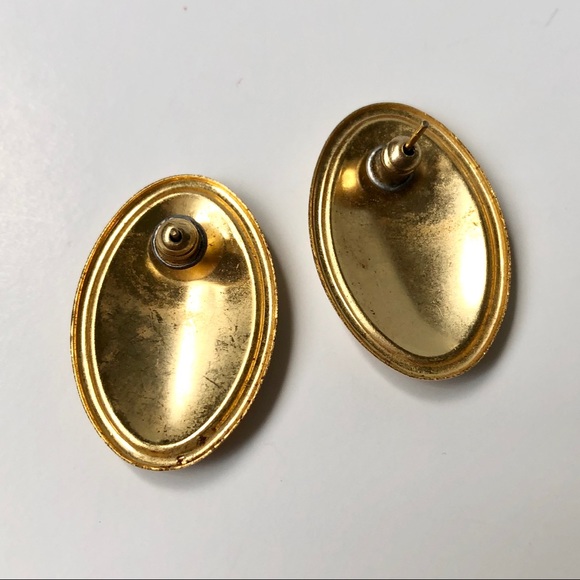 Vintage | Gold-tone Oval Statement Pieced Earrings - Picture 4 of 5